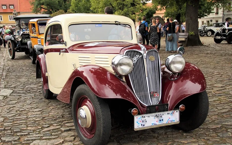Polish lustreur voiture (entretien auto) chiffon microfibre polissage à la main